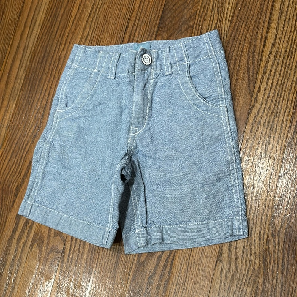 Gap size 4 shorts.